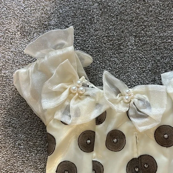 Vintage Bow, Pearl & Bronze Detail Top - Picture 7 of 12